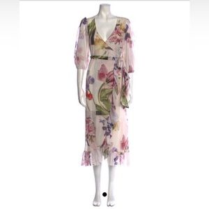 Ganni -Floral Print Long Dress
Size: US6, DK36 Beautiful elegant lines/worn once